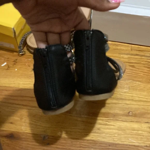 Sandals - Picture 3 of 5